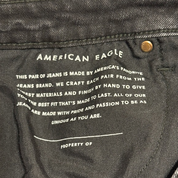 American Eagle Men’s Distressed Shorts 
Size 32 - Picture 5 of 7